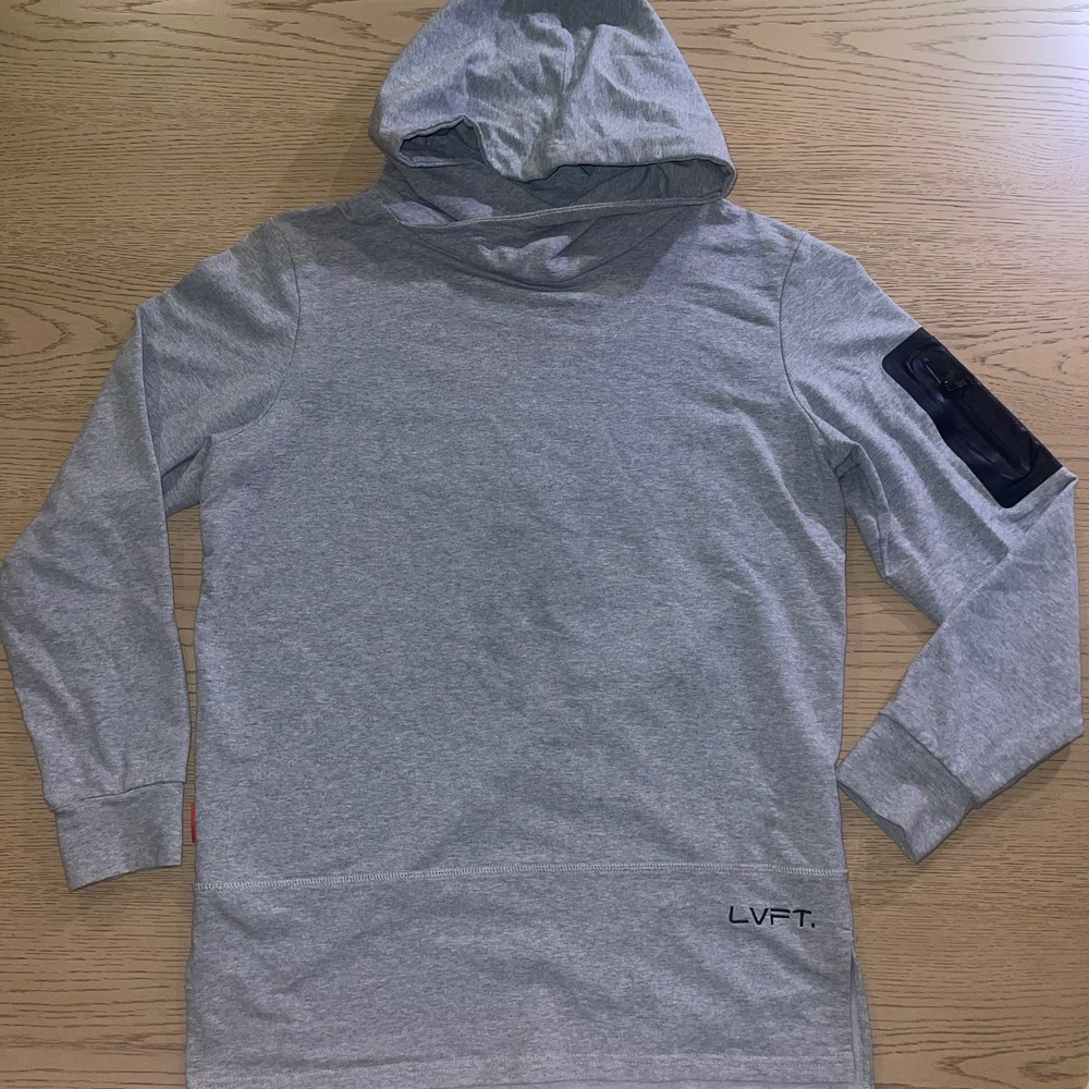 Live Fit LVFT Mens Medium Gray Longline Performance Hoodie Zipper Arm Pocket